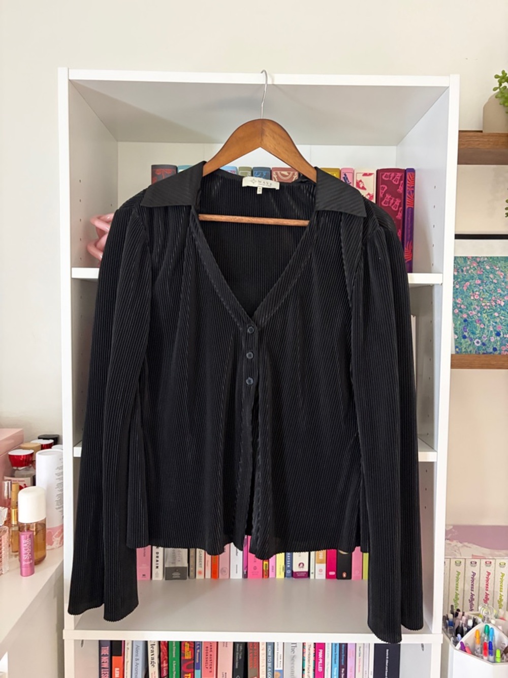 Wayf Black Ribbed V-Neck Button Front Collared Blouse